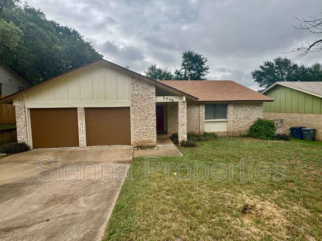 Building Photo - 2708 Charlesworth Dr
