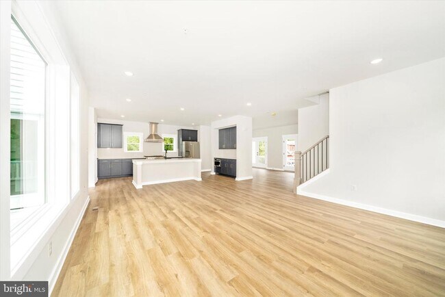 Building Photo - 801 Cedar Ave