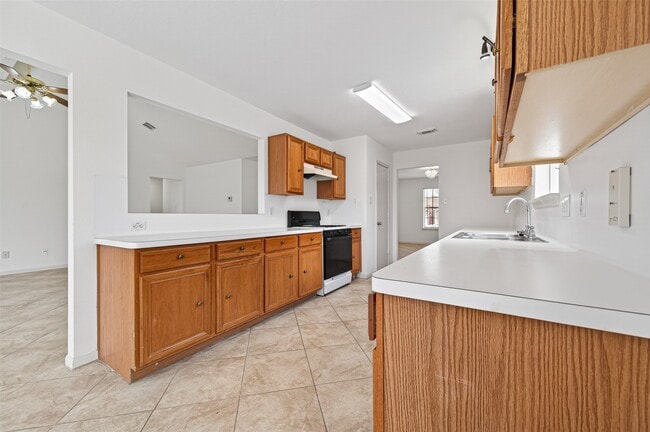 Building Photo - 11002 Bradford Way Dr