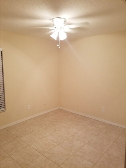 Building Photo - 8025 98th Ct