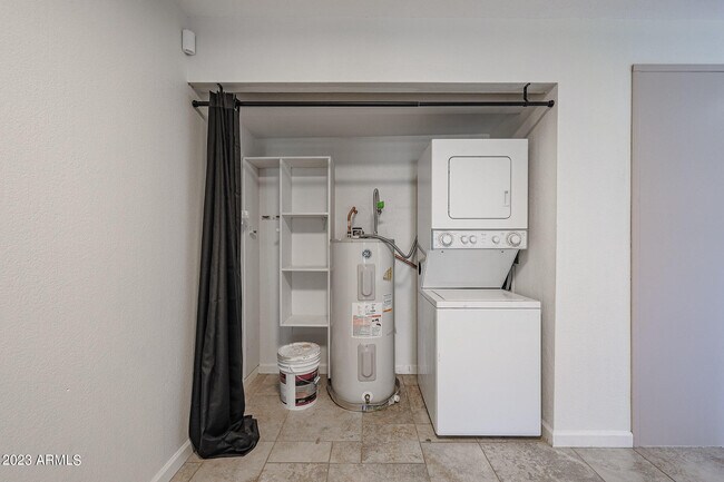 Building Photo - 9355 N 91st St