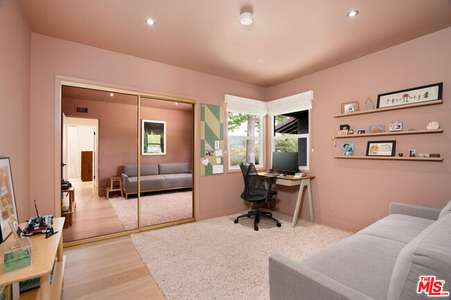 Building Photo - 1741 Golf Club Dr