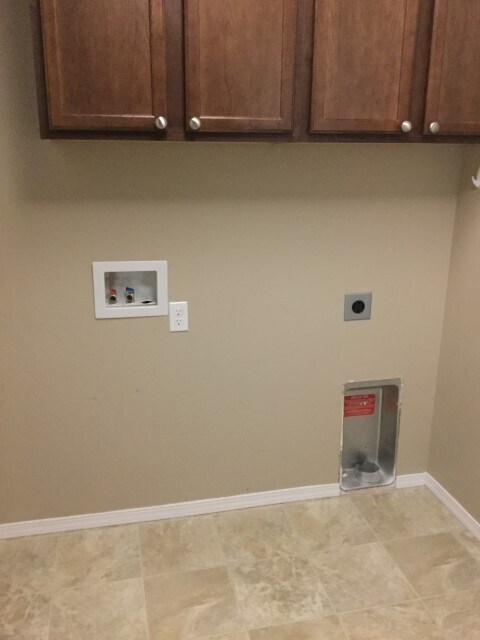 Building Photo - Beautiful 3 bedroom, 2.5 bath in the  Hampton Place/Candlewood Estates!