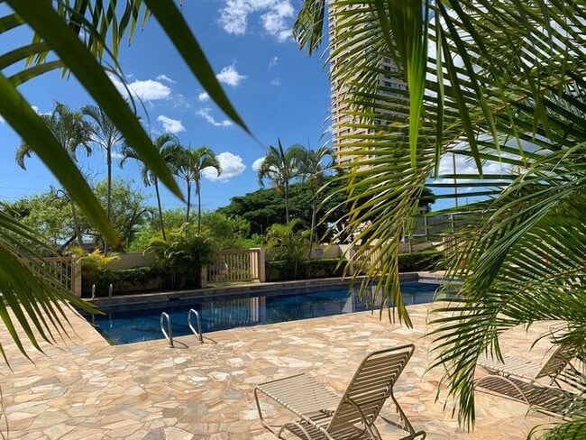 Building Photo - Pearl City - Century Park Plaza: 1 bedroom...