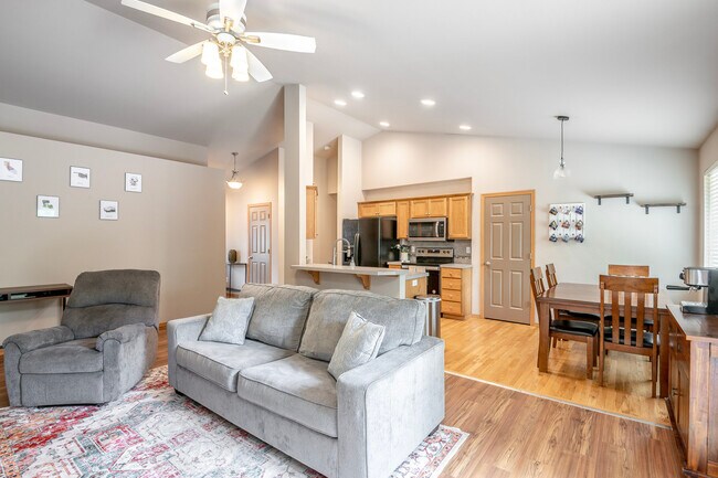 Building Photo - 15815 Yelm Terra Way SE