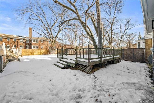 Building Photo - 16200 Parkside St