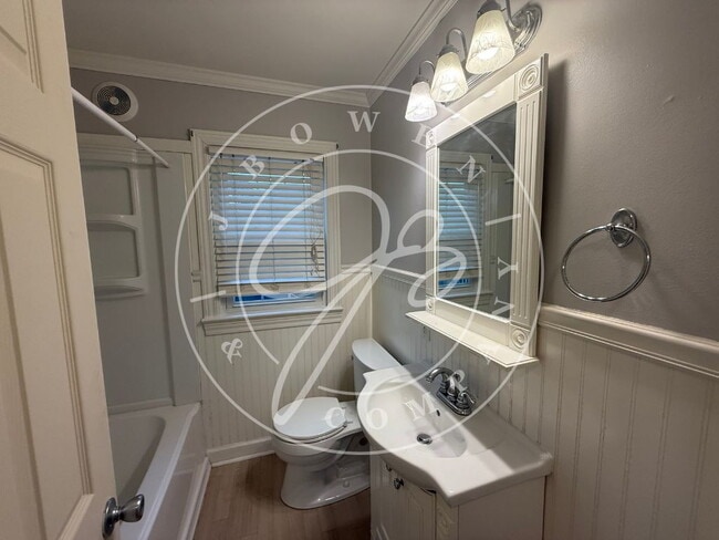 Building Photo - 4114 S Detroit Ave