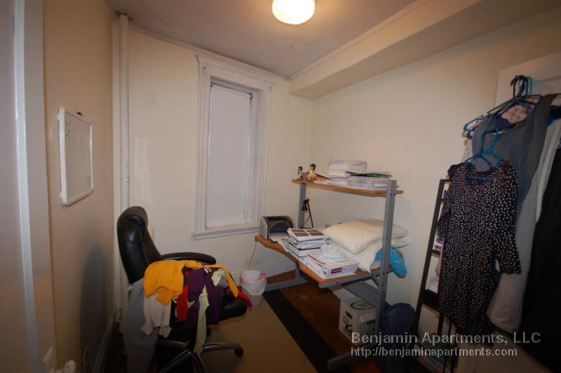 Building Photo - 33 Walbridge St