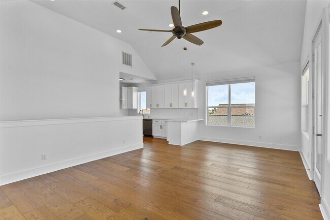 Building Photo - 4006 Fort Bend Dr