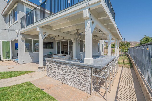 Building Photo - Spectacular 5-Bedroom Home with Pool, RV P...