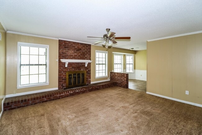 Building Photo - 3048 Ingleside Dr