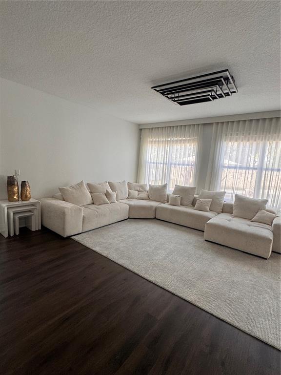 Building Photo - 11737 Verrazano Dr