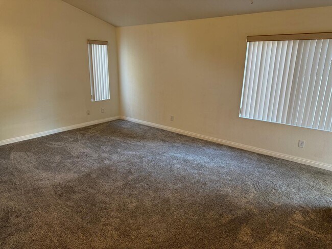 Building Photo - 8800 Crescent Ridge Ln