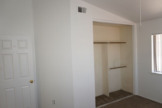 Building Photo - 25955 La Barca Rd