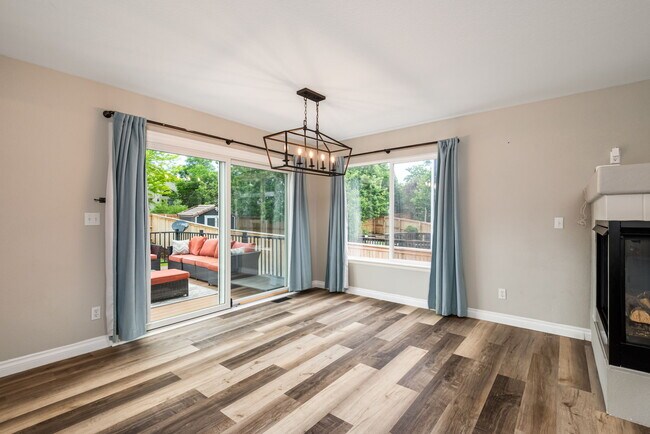 Building Photo - 4779 Waldenwood Dr