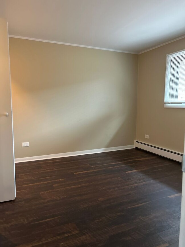 Building Photo - 6049 W 64th Pl