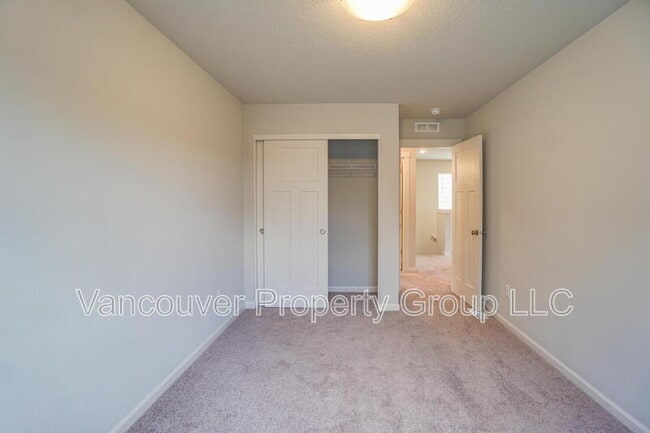 Building Photo - 13802 NE 117th Ave