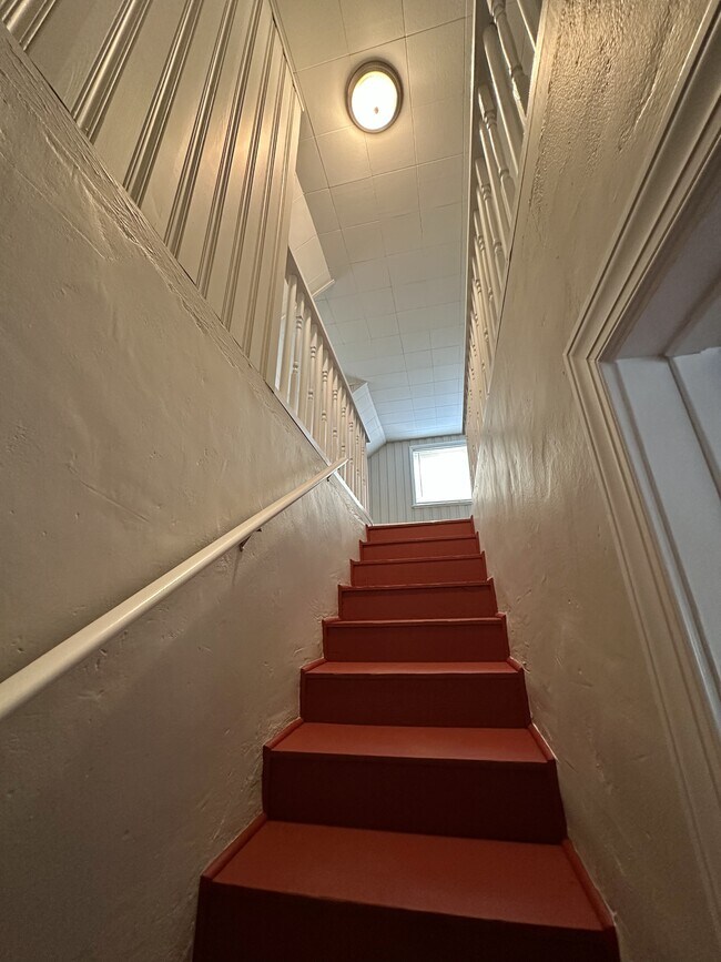 Building Photo - 637 Blanton Ln