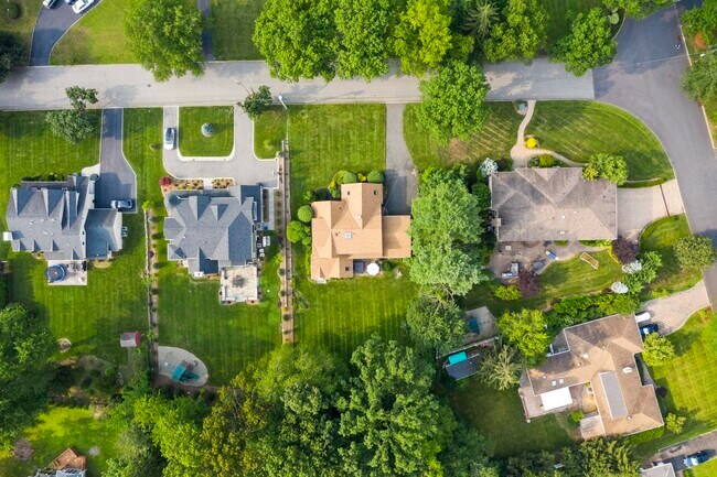 Building Photo - 926 Norgate Dr
