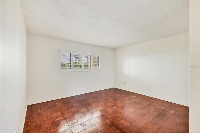 Building Photo - 301 S Gulfstream Ave