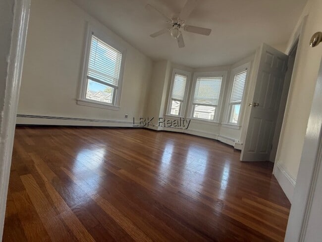 Building Photo - 47 Myrtle St