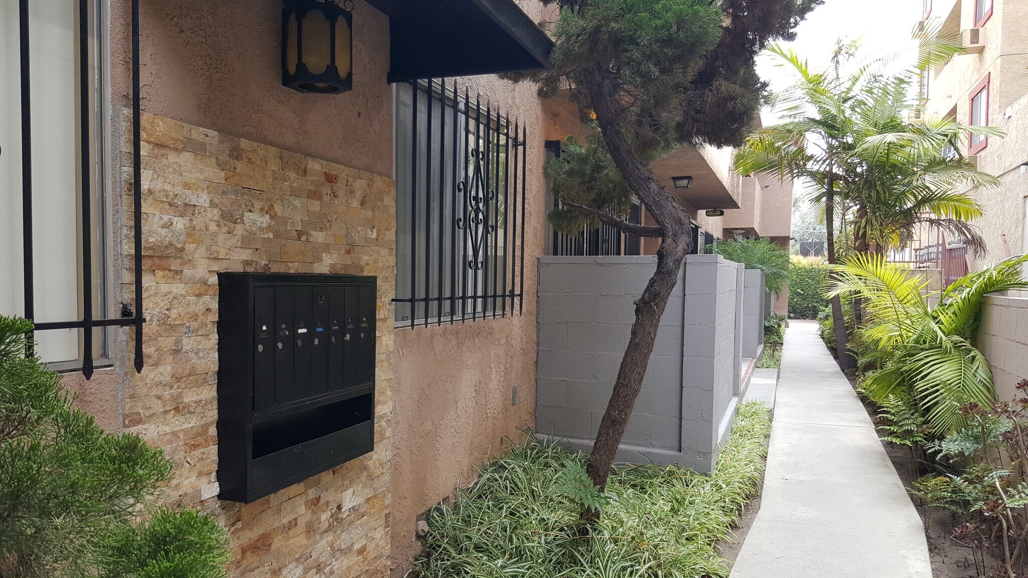 Building Photo - 1410 Venice Blvd.