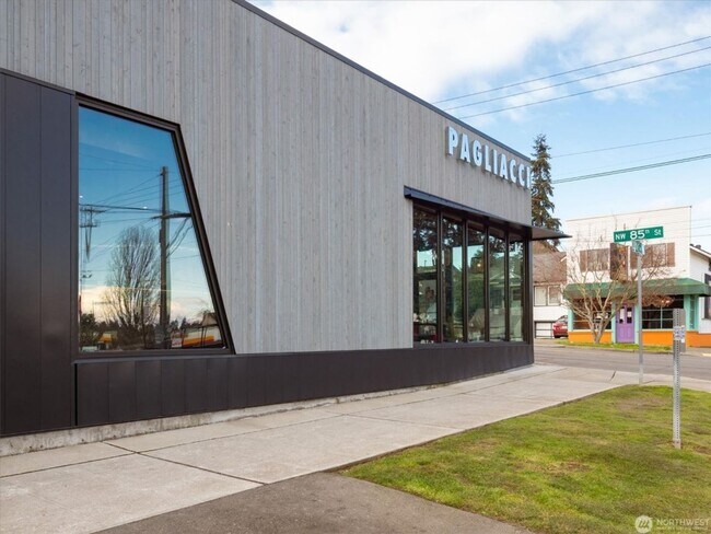 Building Photo - 2Bd/2Ba Seattle Townhouse