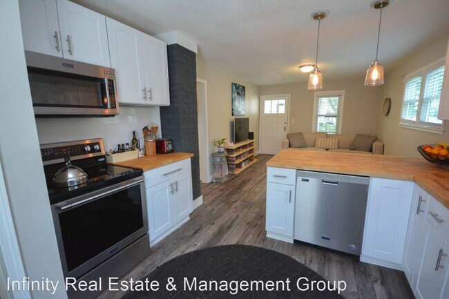 Building Photo - 3 br, 1 bath House - 317 10th Ave NE