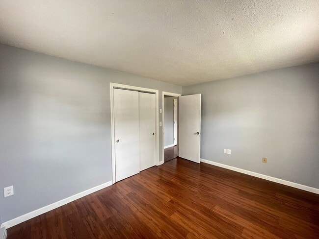 Building Photo - 179 Loudon Rd