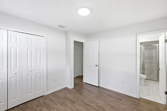 Building Photo - 30850 Cherokee Ave