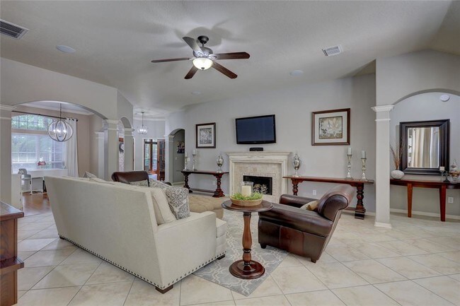 Building Photo - 19 S Linton Ridge Cir
