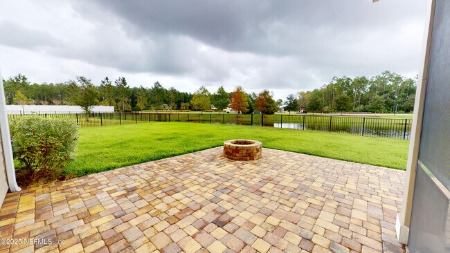 Building Photo - 201 Silver Creek Pl