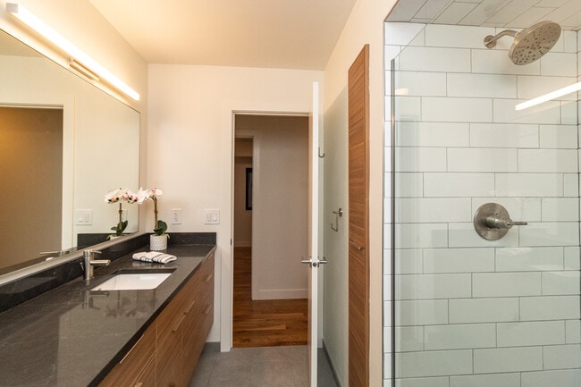 Spacious shower, upper bath - 5590 Harding Ln