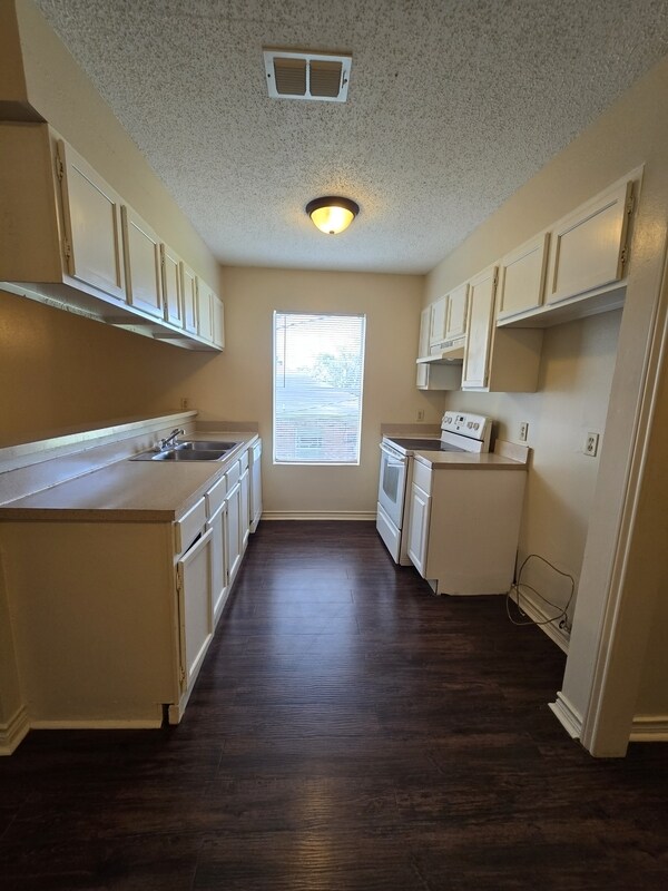 Building Photo - 6898 County Rd 381