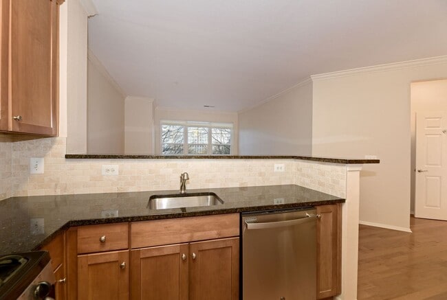 Building Photo - 1 Bed 1 Bath - North Bethesda Condo - 1 Reserved Parking Space