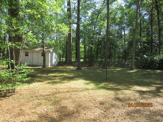 Building Photo - 523 Colonial Dr