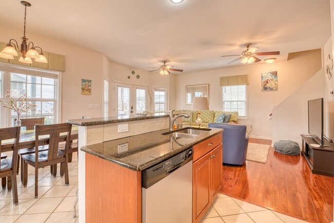 Building Photo - DOG FRIENDLY FURNISHED OFF-SEASON RENTAL A...