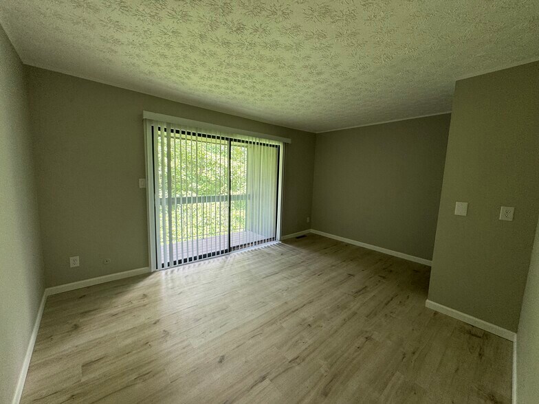 Building Photo - 2814 Stonehenge Dr