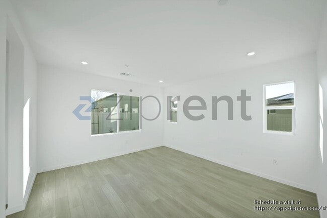 Building Photo - 5602 Gem Ct