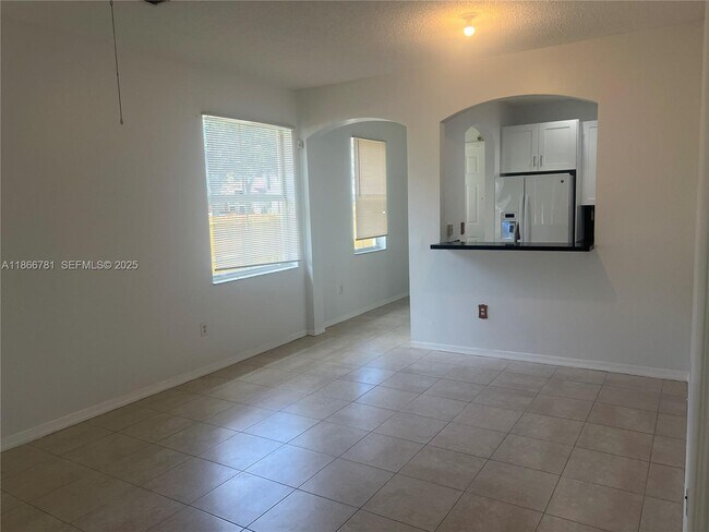 Building Photo - 4287 NE 9th St