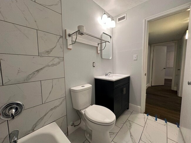 Building Photo - 1951 N Meridian Rd