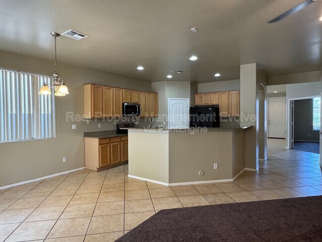 Building Photo - 15440 W Jefferson St