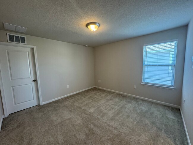 Building Photo - Ready Now: Panther Creek Two-Story Single Family Home