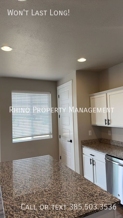 Building Photo - 927 Wahlen Way