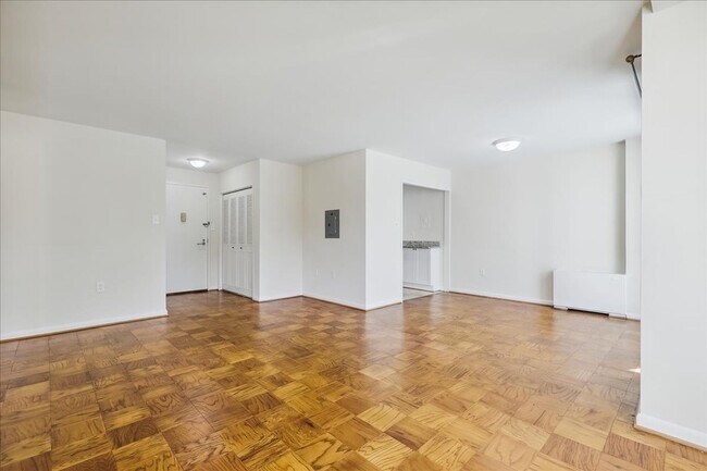 Building Photo - 10401 Grosvenor Pl