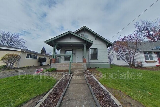 Primary Photo - 526 NW 18th