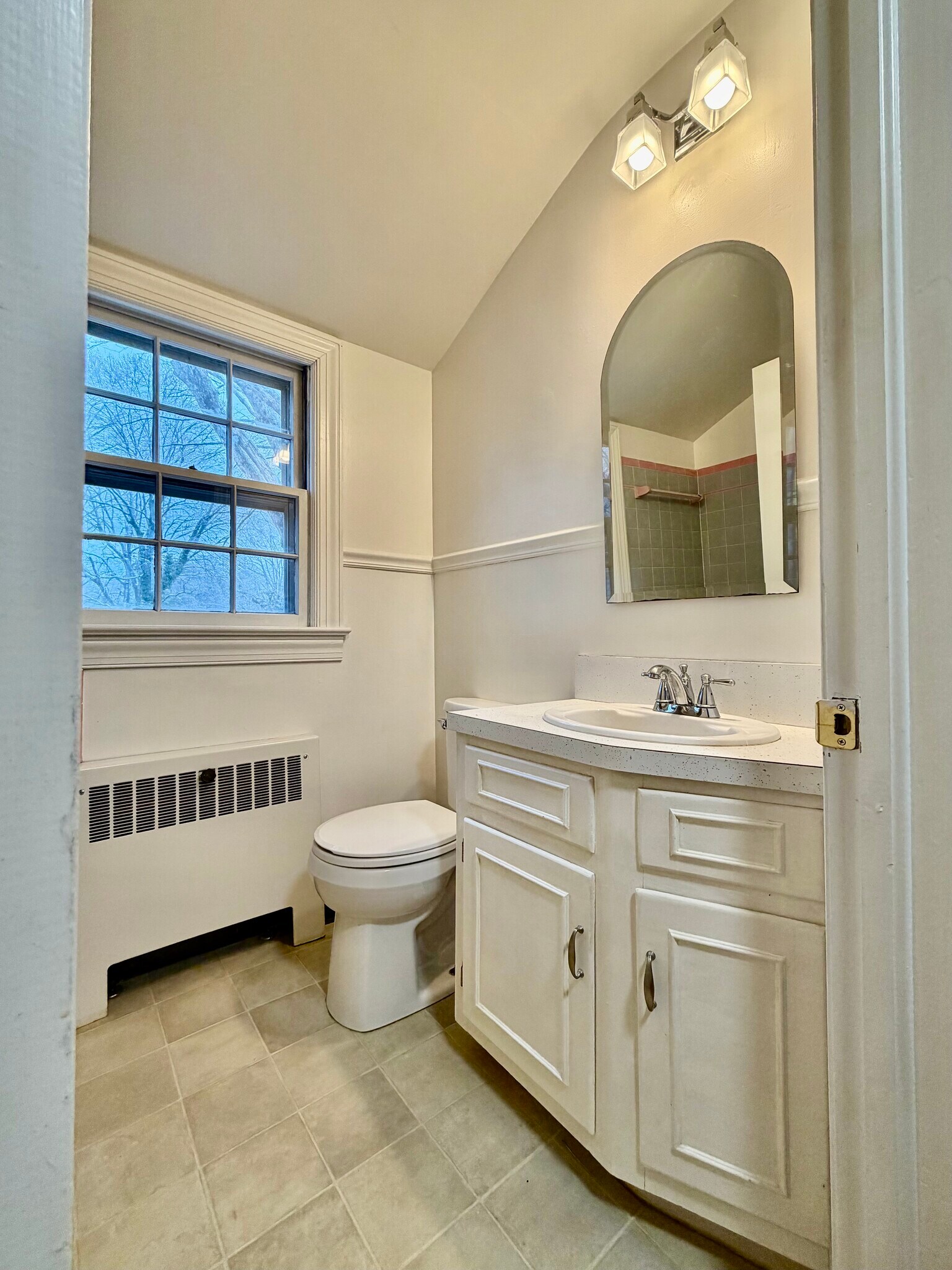 Building Photo - 134 Hull St