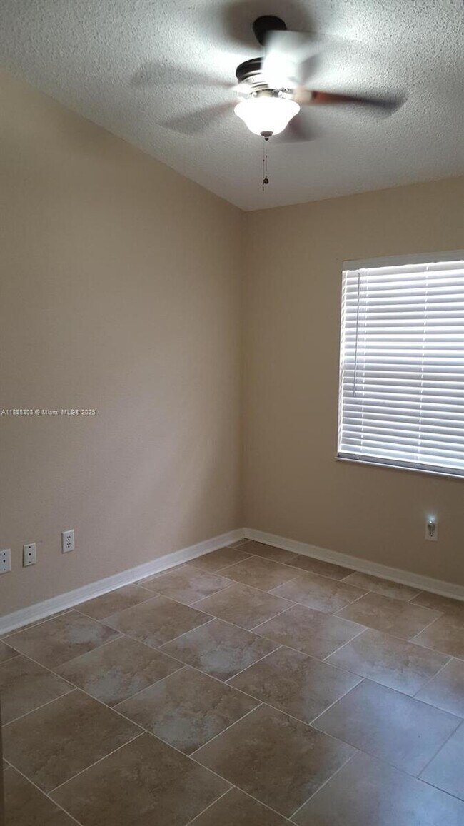 Building Photo - 1301 SE Carrington Ct