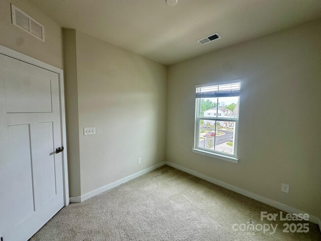 Building Photo - 1207 Newell Towns Ln