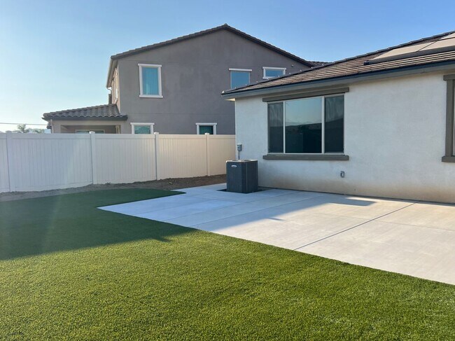 Building Photo - 12783 Mendocino Ridge Dr